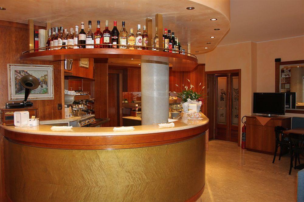 Hotel Rosa Абано Терме Екстериор снимка