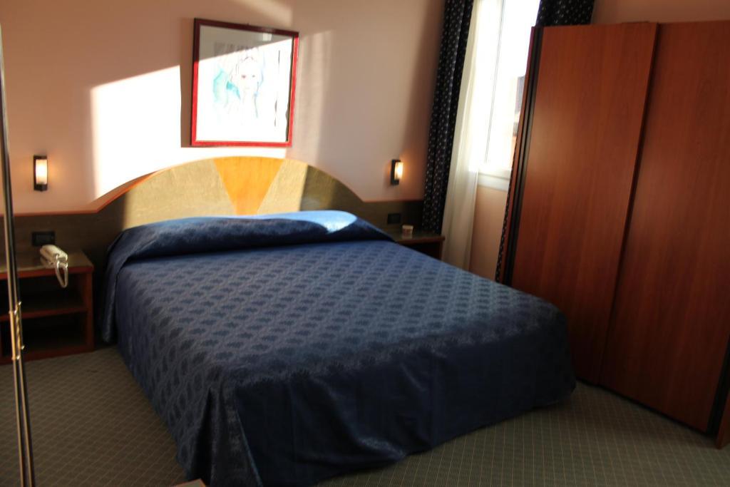 Hotel Rosa Абано Терме Стая снимка