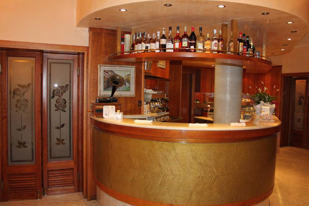 Hotel Rosa Абано Терме Екстериор снимка