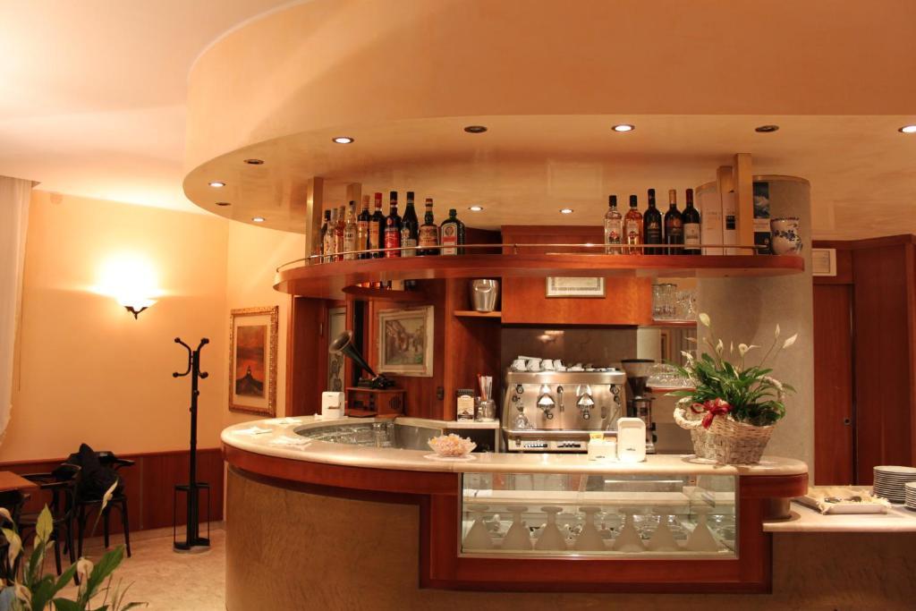 Hotel Rosa Абано Терме Екстериор снимка
