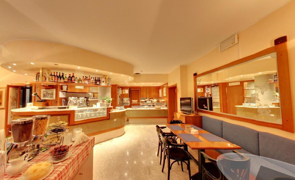 Hotel Rosa Абано Терме Екстериор снимка