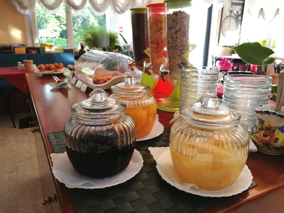 Hotel Rosa Абано Терме Екстериор снимка